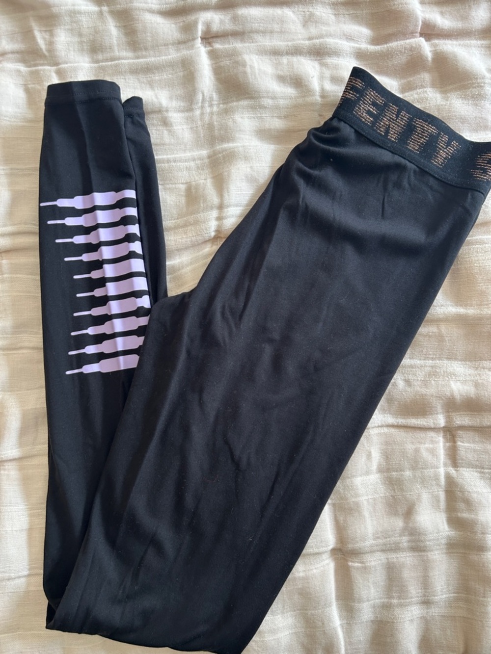 Savage Fenty lounge Leggings XS purple leg detail